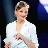 Voditeljica Ajda Smrekar