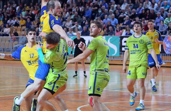 Grega Krečič (z žogo)  v odločilnem delu sezone napoveduje 
konstantne in učinkovite predstave.