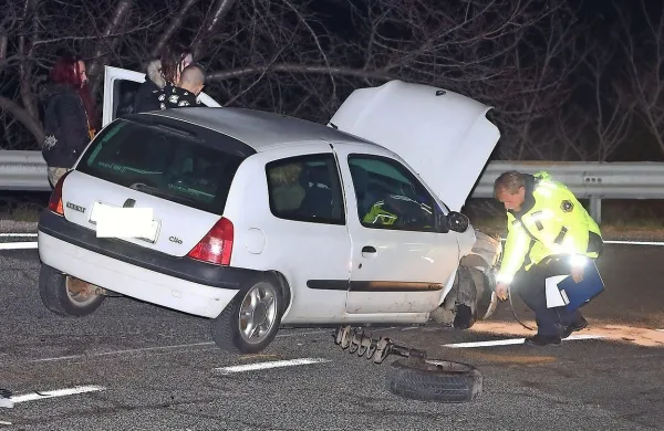 Na Belvederju trčila avtomobila