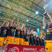 Zmagovalcem so priznanja  podelili predsednik KZS Matej Erjavec, 
koprski župan Aleš Bržan in generalni   direktor Spar Slovenija Igor 
Mervič.