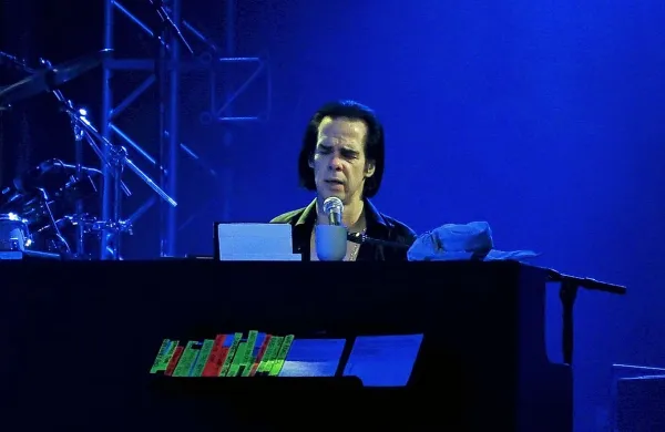 Glasbenik je zapisal, da na napovedani turneji Conversations with 
Nick Cave 