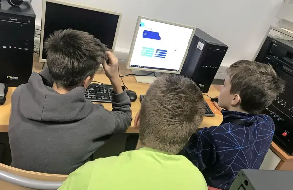 Zmagovalno ekipo Osnovne šole Lucija z imenom Nljlucija sestavljajo učenci Nina, Liam in Jakob.