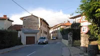 Cesta mimo Kojskega bo še posebej blagodejna za stanovalce hiš 
ob zožitvi sredi  naselja.