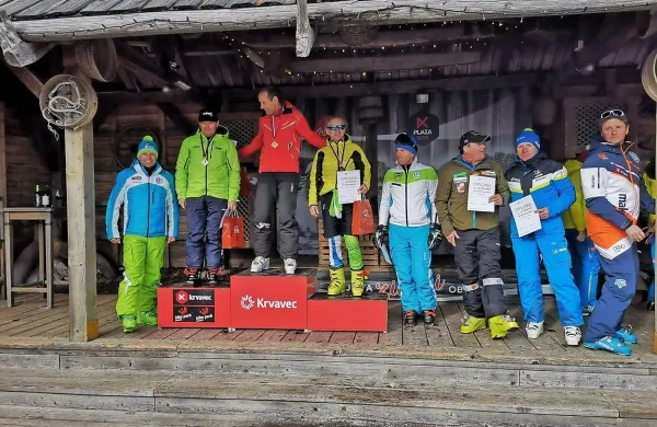 Novogoriški veteranski zmagovalec Marko Velikonja je prehitel 
tudi nekdanjega šampiona Bojana Križaja.
