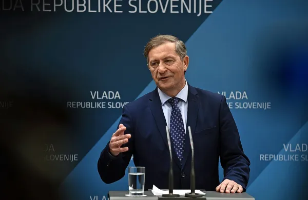 Minister za obrambo Karl Erjavec