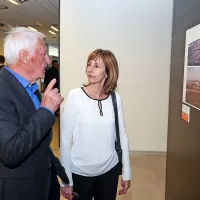 Nekdanji direktor Banke Koper Vojko Čok v pogovoru z direktorico 
Primorskih novic Patricijo Ukmar. 