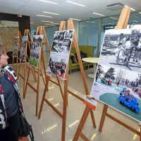 Črno-belo-barvni Koper na fotografijah