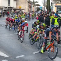  O zmagovalcu Velike nagrade slovenske Istre je odločal ciljni 
sprint  večje skupine kolesarjev.