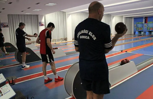 Primorski derbi s Proteusom so dobili kegljači Gorice.