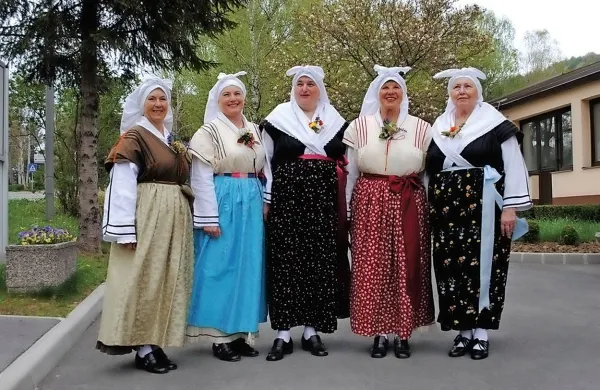 Pevke ljudskih pesmi KD Mandrač iz Kopra