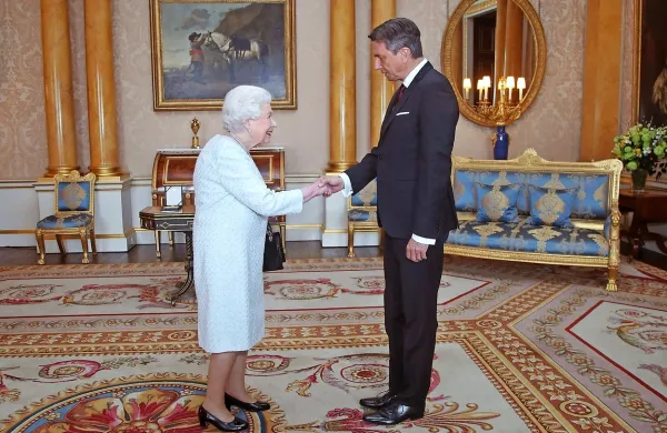 Britanska kraljica sprejela predsednika Pahorja