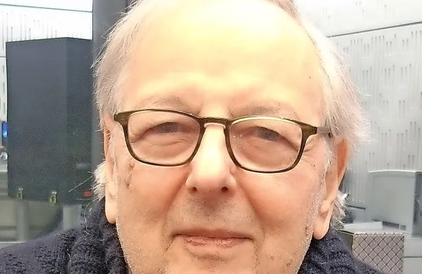 V starosti 89 let je v četrtek na svojem domu v New Yorku umrl 
ameriški dirigent, skladatelj in pianist nemškega rodu Andre 
Previn. 