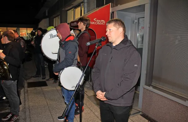 Tako so se v Desklah pred dvema letoma poslovili od banke, ta je 
zdaj prodala prostore. 