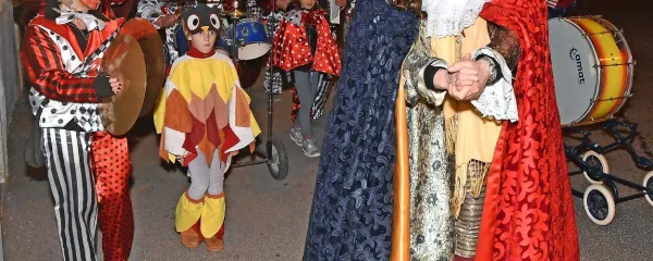 Pust se je na Opčinah  uradno pričel v četrtek s prihodom kralja 
Albana De Štivana in kraljice Irene Power.
