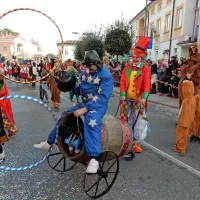 Za pusta so uporabili briljantino