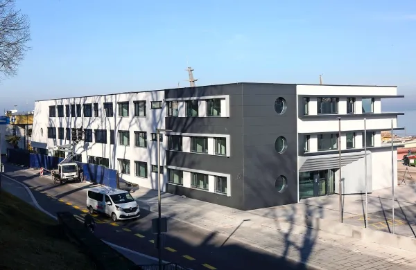 Stavba uprave za pomorstvo z uporabnim dovoljenjem