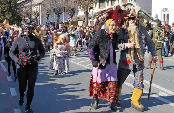 Vrbišće šeme iz vasi Vrbica se prav tako lahko pohvalijo z 
zanimivimi in edinstvenimi maskami.
