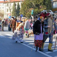 Tradicionalno in novodobno z roko v roki