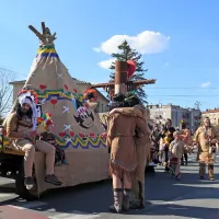 Tradicionalno in novodobno z roko v roki
