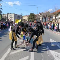 Tradicionalno in novodobno z roko v roki