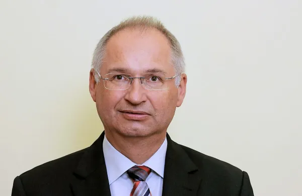 Darij Krajčič je ostal pri prvotni odločitvi za odstop, ki jo je sprejel 
po tistem, ko je iz bližnje trgovine odnesel sendvič.