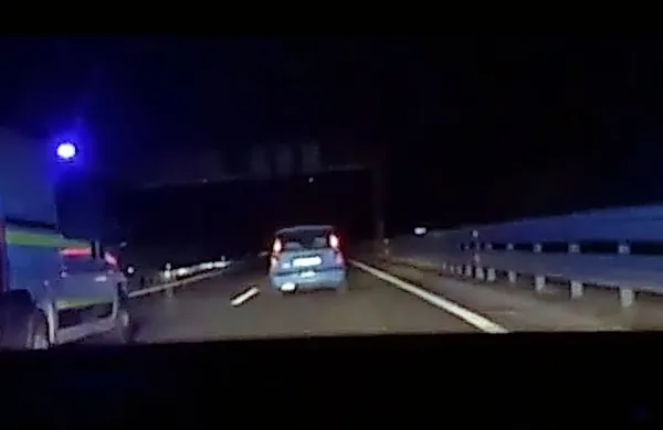 Policisti so mladi voznici sledili od Videža pa skoraj do Kopra. 