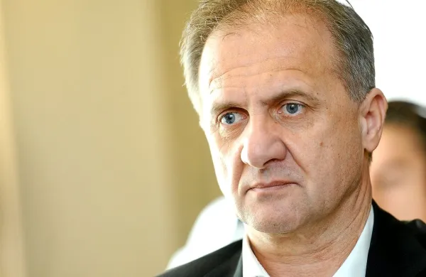 Neznanec napadel davčnega svetovalca Ivana Simiča
