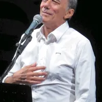 Roberto Vecchioni bo 27. marca  
prepeval v Gorici. 