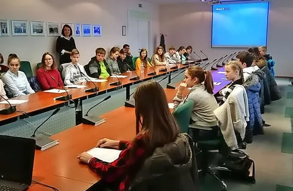 Mladi  v Ajdovščini so se temeljito poglobili v  šolski sistem.  