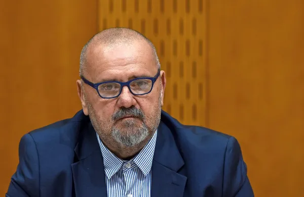 Zoran Poznič je postal novi minister za kulturo. 
