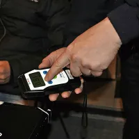 Zaradi vožnje pod vplivom alkohola v pustnem času bo globe 
plačalo 12 voznikov na Goriškem.