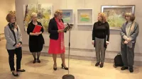 Razstavo Misli v barvah so  na dan žena   v Kulturnem centru Lojze Bratuž v Gorici odprle ženske.  
