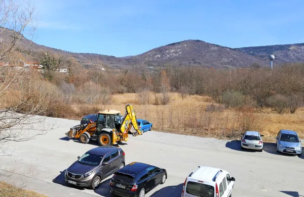 Ovire pri na zemljiščih med Merkurjem in Pivko perutninarstvo, 
kjer bo občina urejala poslovno cono,  so manjše, kot je kazalo.