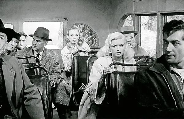 Po Steinbeckovem romanu The Wayward Bus  (Zablodeli avtobus)  je  režiser Victor Vicas leta 1957 
posnel film, v katerem so zaigrali Jayne Mansfield, Joan Collins, Dan Dailey in drugi. 