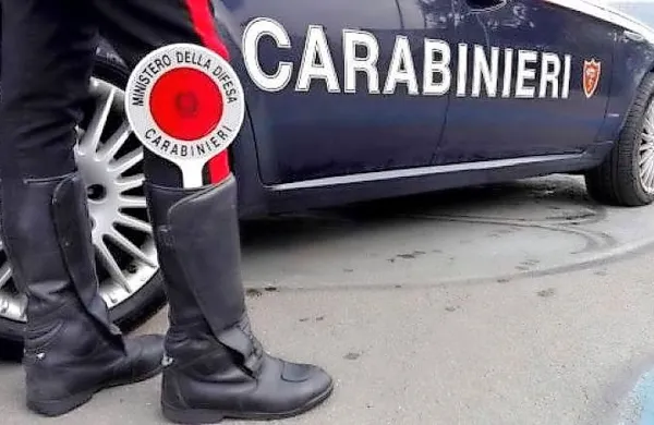 Karabinjerji so hitro ugotovili, da gre za hišnega pripornika. 