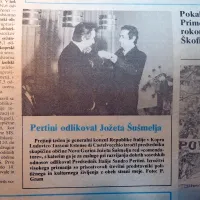 Italijanski predsednik Sandro Pertini je predsednika skupščine občine Nova Gorica 
Jožeta Šušmelja odlikoval za zasluge za razvijanje dobrih medsosedskih odnosov.