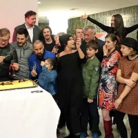 Soustvarjalci Goldbergovih variacij so se po premieri nagradili s 
torto in večer posladkali tudi obiskovalcem.