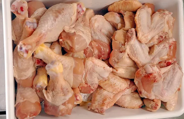 Odpoklic začinjenih pi&scaron;čančjih zrezkov zaradi salmonele