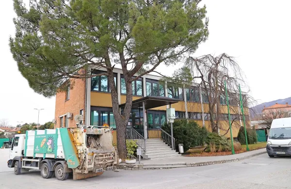 Racman je pri&scaron;el na skup&scaron;čino Komunale