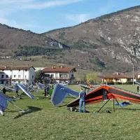 Danes je na območju Šmihela potekalo prvo mednarodno zmajarsko tekmovanje v sezoni v Evropi. 