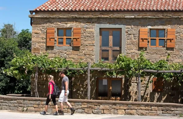 V Padni je danes  zaživel turistično informacijski center.