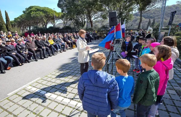 V spomin na žrtve fa&scaron;izma