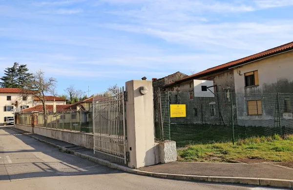 Zapor v Solkanu je polno zaseden, kljub temu pa naj bi tamkajšnji pravosodni policisti morali priskočiti na pomoč kolegom v Kopru.