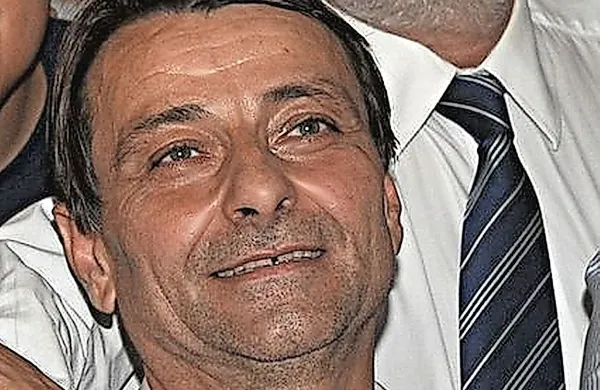 Nekdanji član italijanske skrajne levičarske skupine Cesare Battisti, ki v Italiji prestaja dosmrtno zaporno kazen zaradi štirih 
umorov, je danes priznal odgovornost za ta dejanja. 