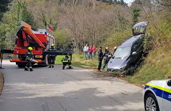 Z avtom čez brežino