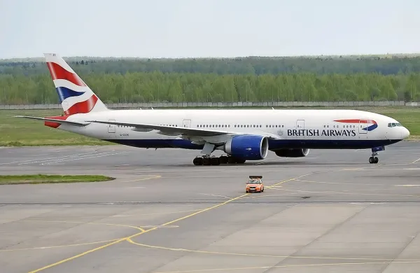 Ponudbo letov med 15. julijem in 2. septembrom bo obogatil 
britanski prevoznik British Airways, ki bo Ljubljano ob ponedeljkih 
in petkih povezal z letališčem Heathrow. 