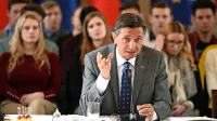 “Imamo težave z obnavljanjem prebivalstva,” je opozoril predsednik države na posvetu o demografski politiki.