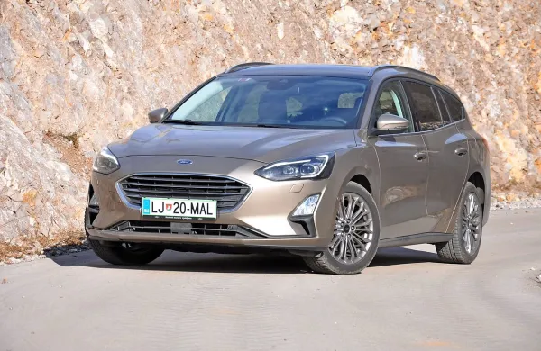 Ford focus je bil v začetku letošnjega leta imenovan za slovenski 
avto leta, kar je bil po svoje zelo dober prodajni zagon.