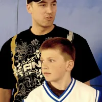 Luka Dončić (spodaj) in Marko 
Milić na arhivski fotografiji iz leta 
2008.