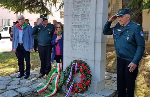 Protifa&scaron;istična združenja &scaron;tirih držav v Sežani proti poskusom razdvajanja Evrope